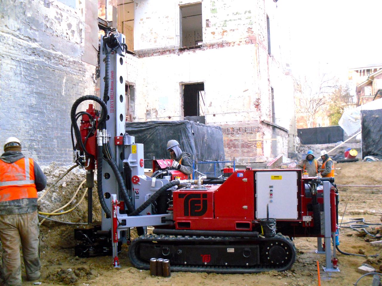You are currently viewing TD100 ELECTRIC/HYDRAULIC LIMITED ACCESS DRILL